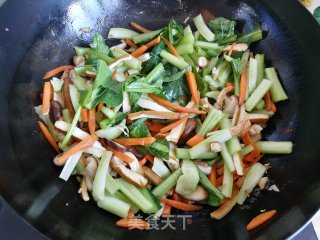 鸡丁蔬菜炒粉条的做法步骤：8