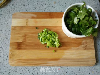 西红柿鸡蛋面的做法步骤：3