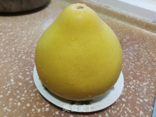 糖渍柚子皮的做法步骤：1