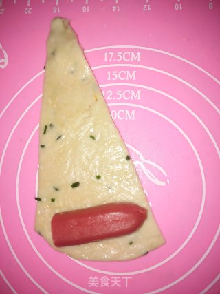 香肠酥皮卷的做法步骤：4