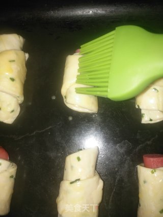 香肠酥皮卷的做法步骤：7