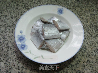 带鱼萝卜羹的做法步骤：2