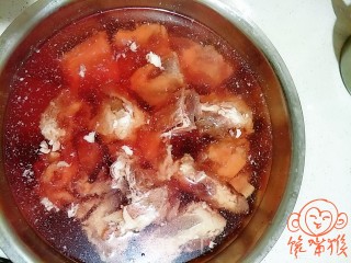 排骨炖蛋的做法步骤：1