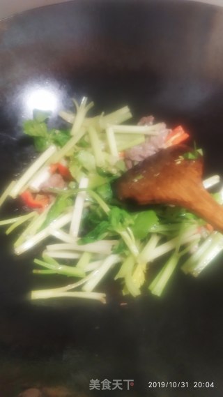 鸭肉炒土芹的做法步骤：6