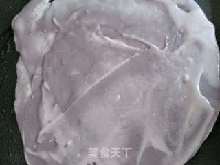 萌到舍不得吃了，超可爱的小兔子蛋饼，宝宝太喜欢啦的做法步骤：3