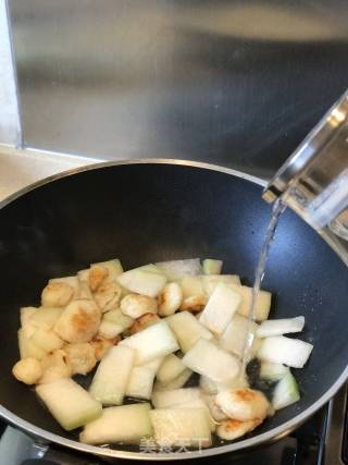 墨鱼丸焖冬瓜的做法步骤：9