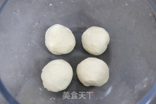 葡萄干多彩馒头的做法步骤：2