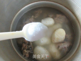 芋艿肉骨汤的做法步骤：10