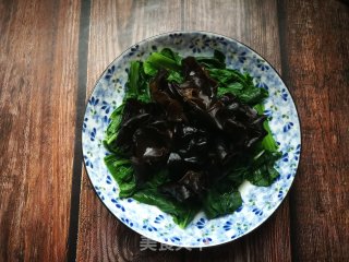 浇汁小白菜木耳的做法步骤：6