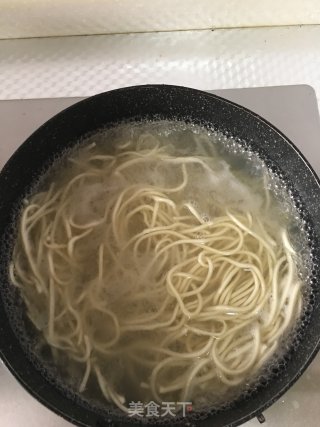 阳春面的做法步骤：1