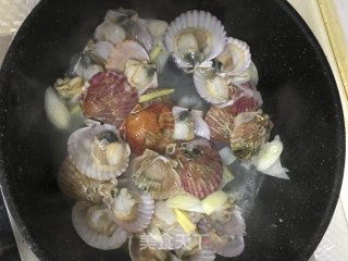 姜葱炒扇贝的做法步骤：7
