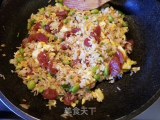 腊肠毛豆蛋炒饭的做法步骤：10