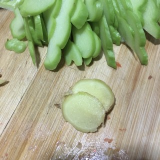 猪肝炒佛手瓜的做法步骤：9