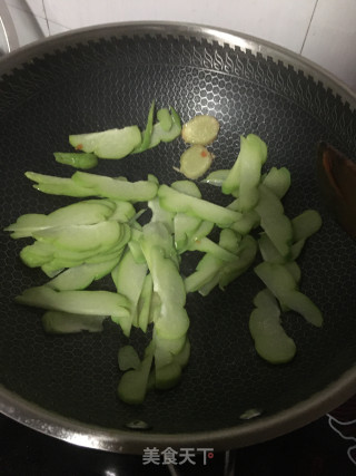 猪肝炒佛手瓜的做法步骤：11