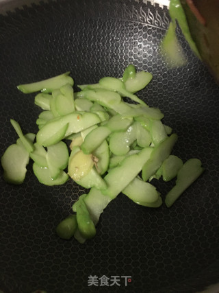 猪肝炒佛手瓜的做法步骤：12