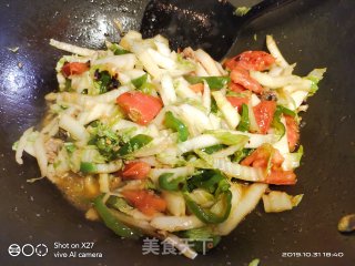 微辣版的大白菜青菜炒肉末，简单下饭，喜欢这种带西红柿煸炒的味道，酸甜又微辣的做法步骤：7