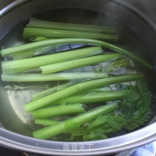 爽口西芹豆芽的做法步骤：4
