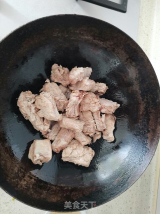 酸菜炖排骨的做法步骤：5