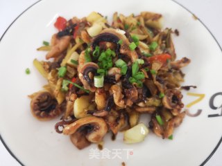 爆炒鱿鱼丝的做法步骤：3