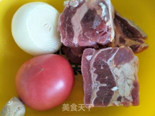 西红柿炖牛腩的做法步骤：1