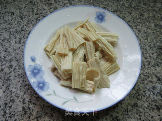 腐竹炒花菜的做法步骤：2
