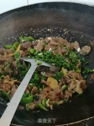 牛肉炒辣椒的做法步骤：15