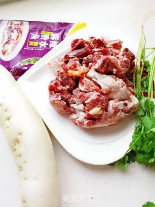 锅仔羊肉的做法步骤：1