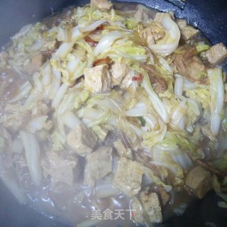 五花肉炖白菜冻豆腐的做法步骤：12
