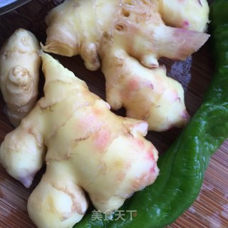 子姜炒牛里脊肉的做法步骤：1