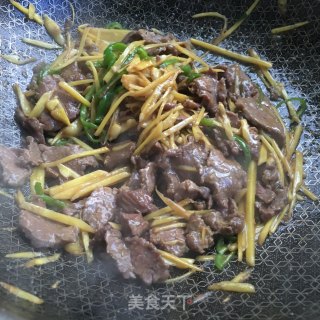 子姜炒牛里脊肉的做法步骤：7