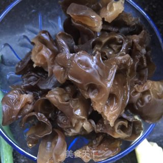 清炒茭白木耳的做法步骤：2