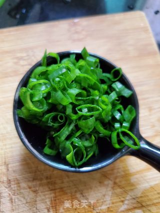 酸汤面条的做法步骤：5