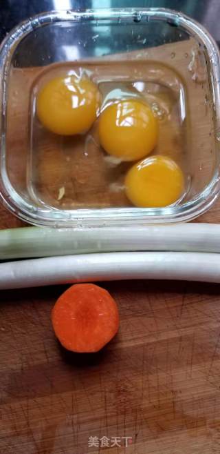 大葱炒鸡蛋的做法步骤：1