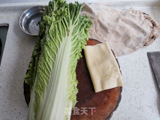 白菜炒豆皮的做法步骤：1