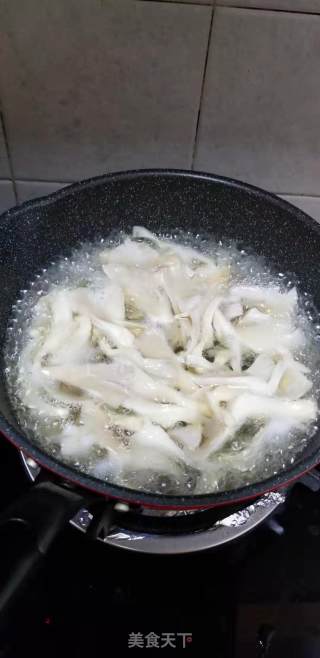 平菇炒肉片的做法步骤：4