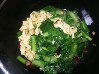 小白菜炒千张的做法步骤：10