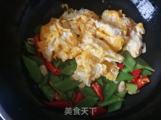 荷兰豆红椒炒鸡蛋的做法步骤：8
