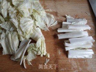 白菜五花肉炖冻豆腐的做法步骤：4
