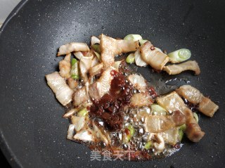 白菜五花肉炖冻豆腐的做法步骤：10