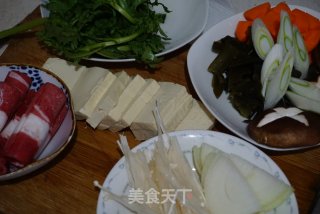 寿喜锅的做法步骤：1