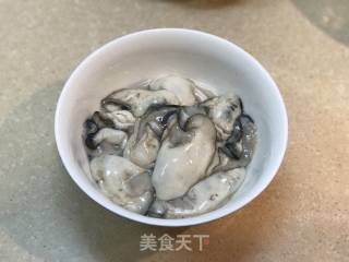 潮汕咸菜炒生蚝的做法步骤：1