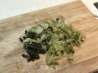 潮汕咸菜炒生蚝的做法步骤：2