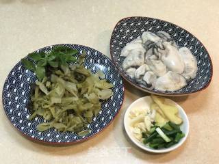 潮汕咸菜炒生蚝的做法步骤：5