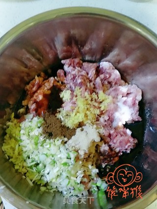 猪肉白菜馅饺子的做法步骤：5