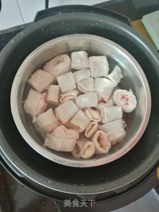 苦菜大肠头汤的做法步骤：3