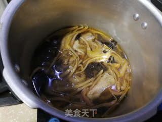 鸡汤豆腐皮的做法步骤：1