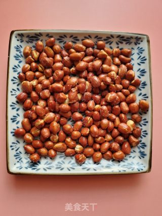 炸花生米的做法步骤：6