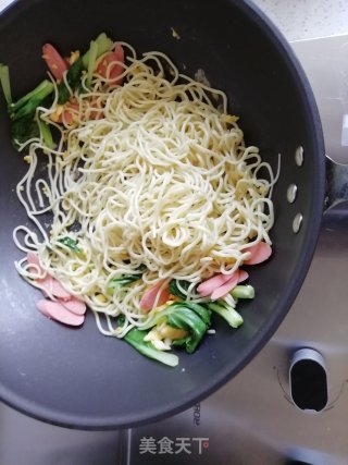 三鲜炒面的做法步骤：10