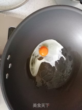 牛肉酸辣米线的做法步骤：1