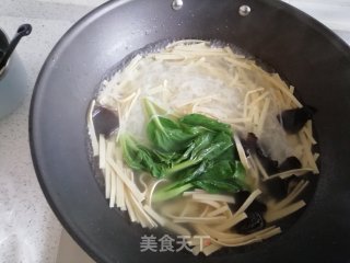 牛肉酸辣米线的做法步骤：6